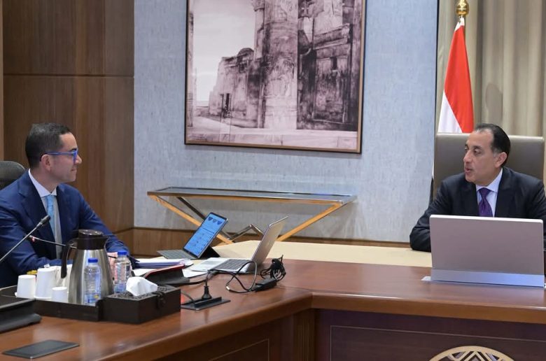 رئيس الوزراء يتابع مع وزير الاستثمار والتجارة الخارجية ملفات العمل 