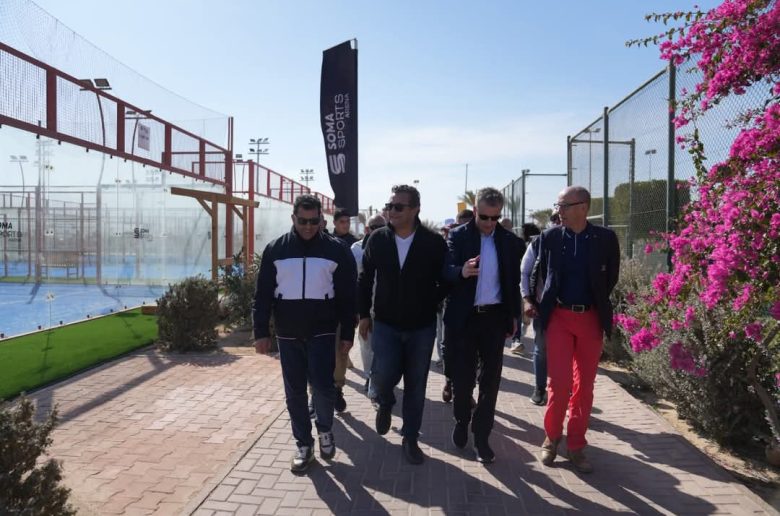 وزير الشباب يفتتح كأس العالم للسباحة في المياه المفتوحة 2025 بسوما باي