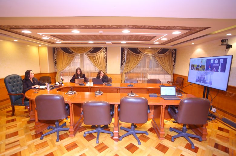 وزيرة التضامن تتابع مستجدات دخول المساعدات الإنسانية لأهالي قطاع غزة