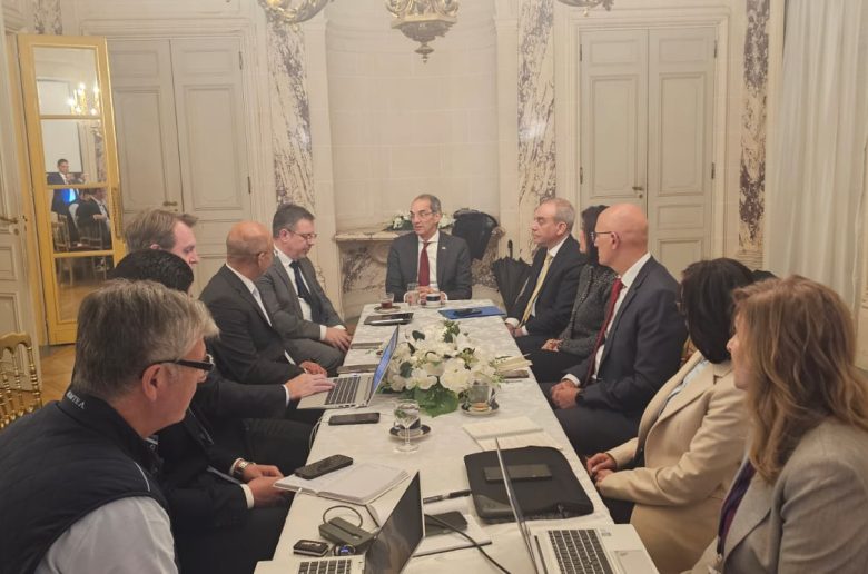 وزير الاتصالات وتكنولوجيا المعلومات