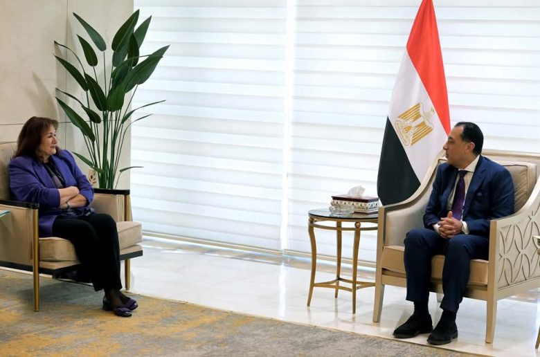 رئيس الوزراء: نتطلع للحصول على دعم الاتحاد الأوروبي على صعيد التمويل والاستثمار