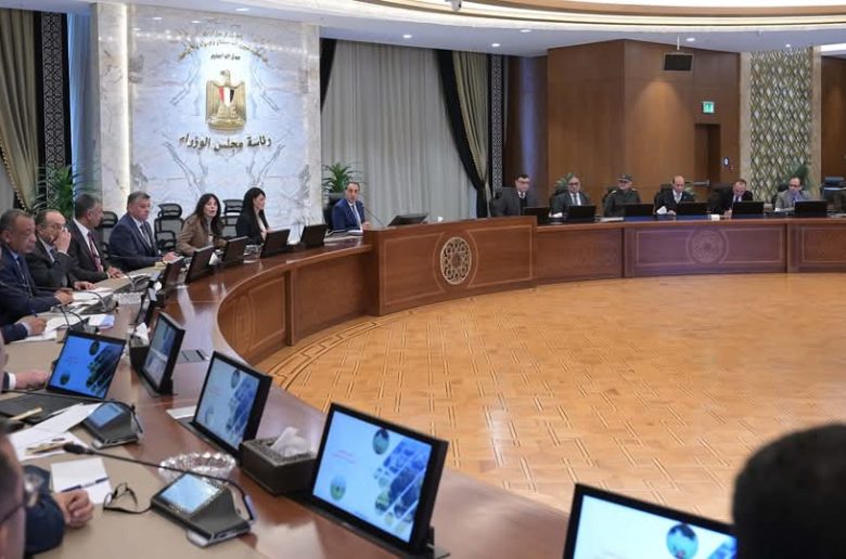 رئيس الوزراء يوجه بالتأكد من دخول المشروعات الخدمة واستفادة المواطنين من خدماتها