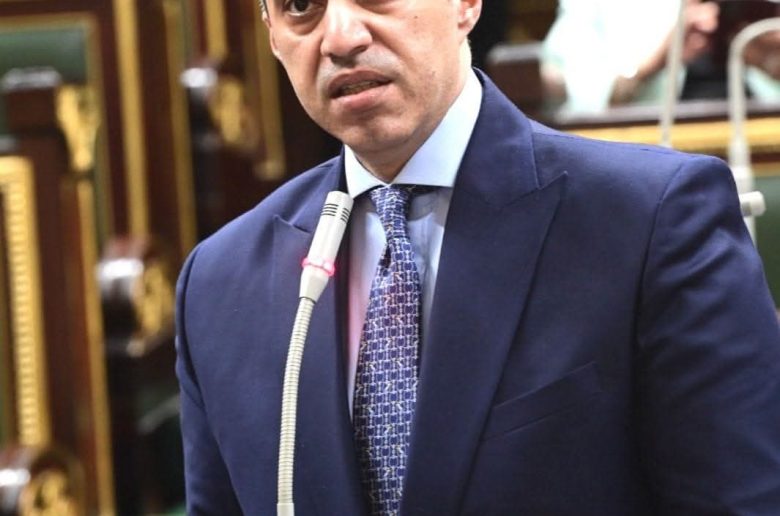 وزير الشئون النيابية: مشروع قانون العمل يكفل حقوق العمال ويعزز الإنتاج