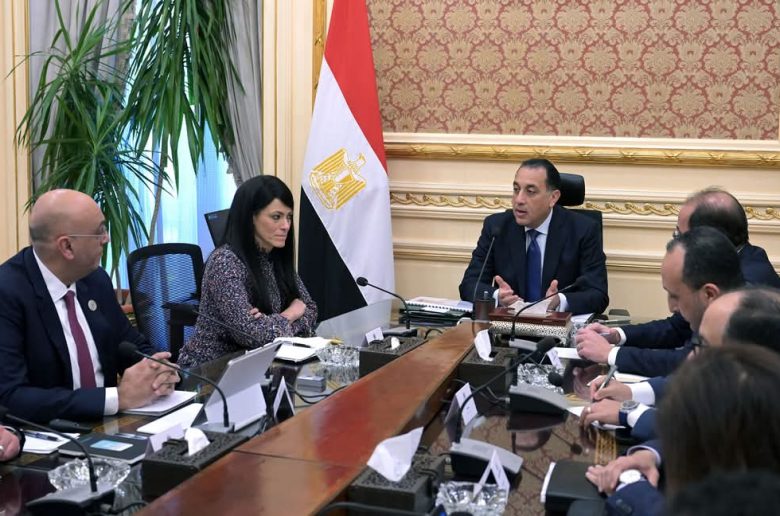 رئيس الوزراء يتابع الاستدامة المالية لجهاز تنمية المشروعات المتوسطة والصغيرة