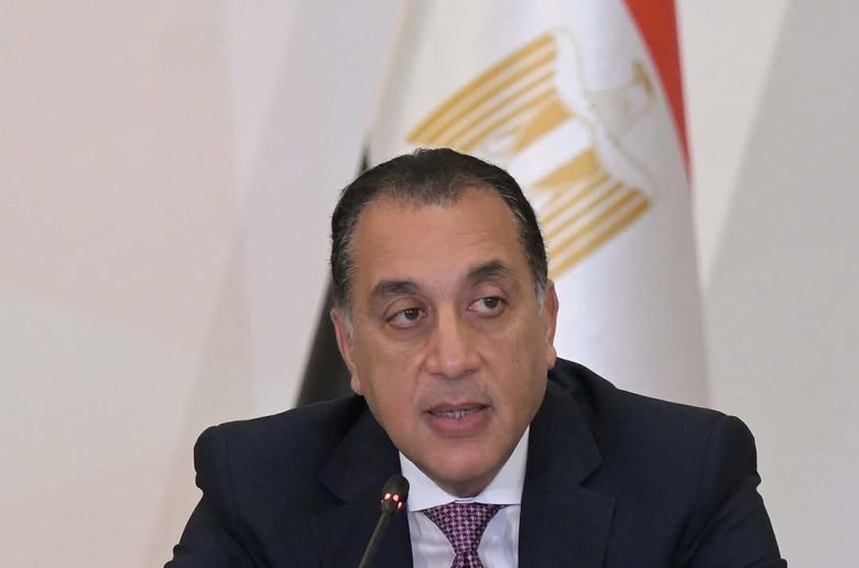 رئيس الوزراء: يؤكد ضرورة مشاركة الجميع في إيجاد حلول للقضايا الإنمائية الملحة