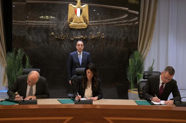 مصر توقع اتفاقية مع مؤسسة التمويل الدولية لتقديم الخدمات الاستشارية بقطاع المطارات  