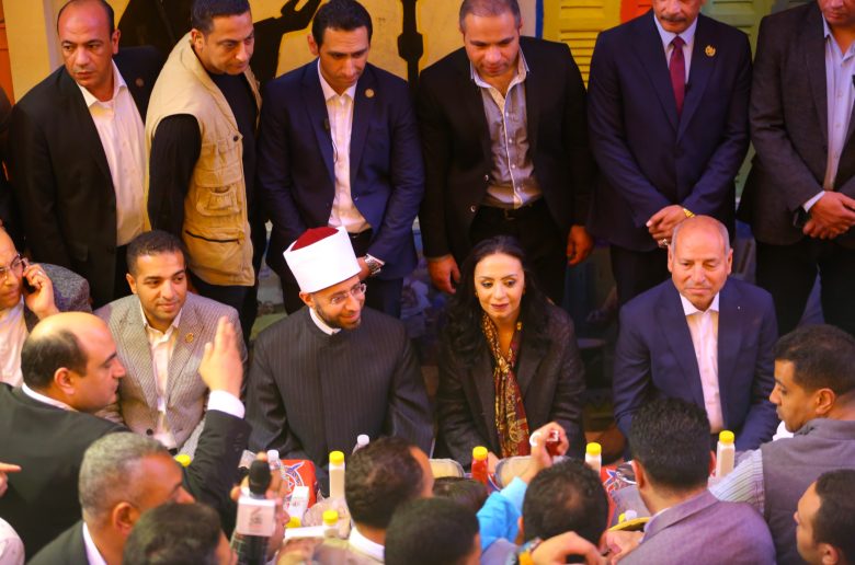 وزيرة التضامن الاجتماعي تشارك في حفل إفطار أهالي المطرية