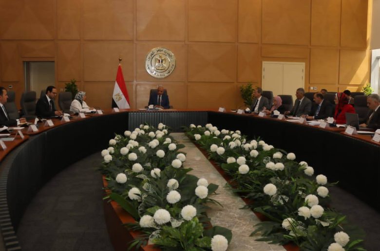 اجتماع وزير الكهرباء