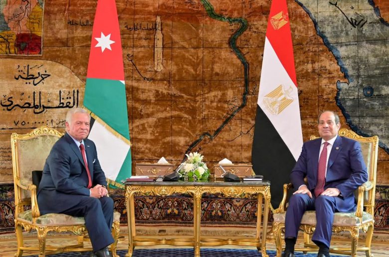 الرئيس السيسي والعاهل الأردني يشددان على أهمية التنسيق بشأن المستجدات الإقليمية