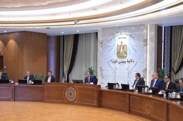 رئيس الوزراء يتابع موقف تطوير وتحديث منظومة تداول الأسمدة الزراعية