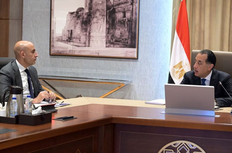 رئيس الوزراء يتابع مع وزير التعليم عددًا من ملفات العمل