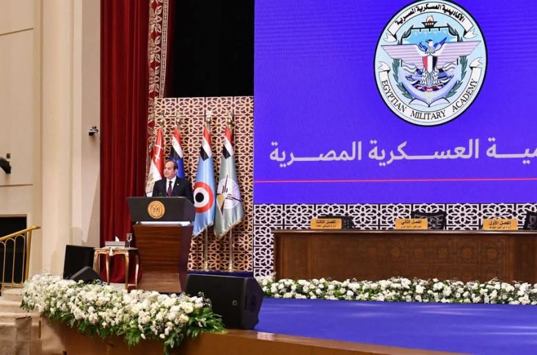 الرئيس السيسي: ليه ما بنستفدش من بعض المساجد ونعلم فيها ولادنا