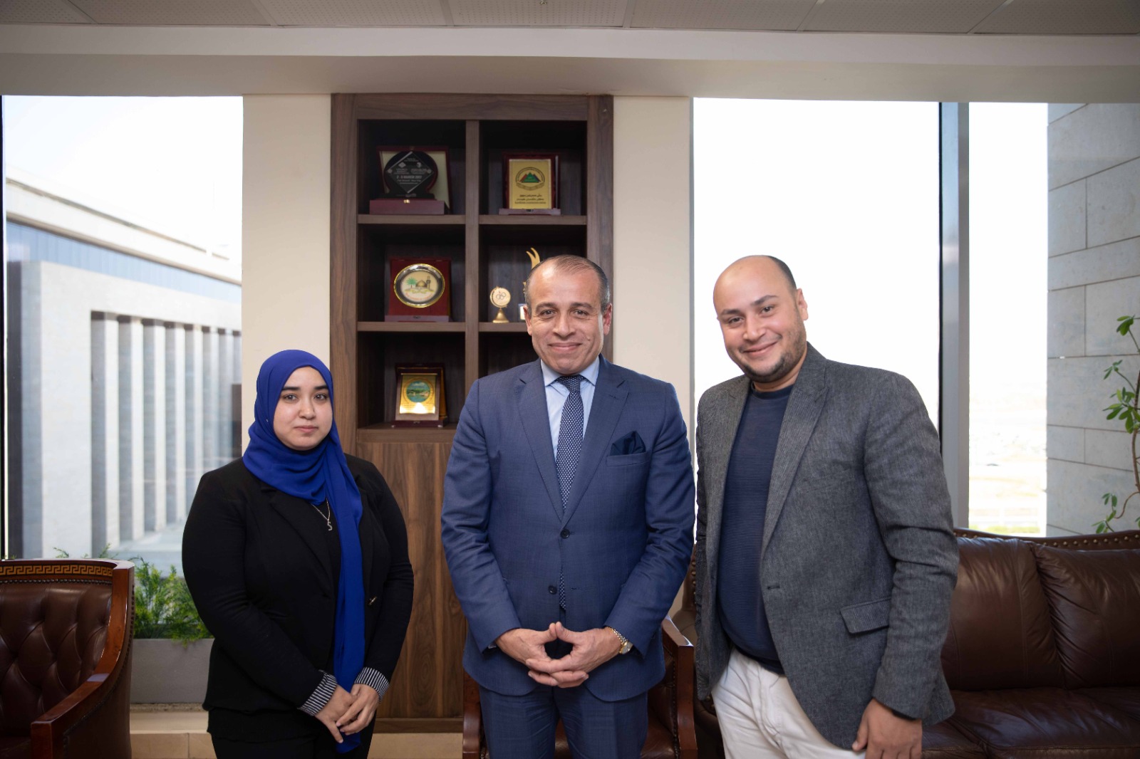 رئيس جهاز التمثيل التجاري مع محرري أموال الغد