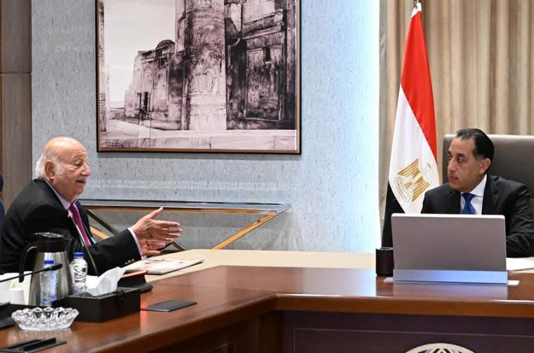 رئيس الوزراء يستعرض مقترحا للاستغلال الأمثل سياحيا لمسار العائلة المقدسة