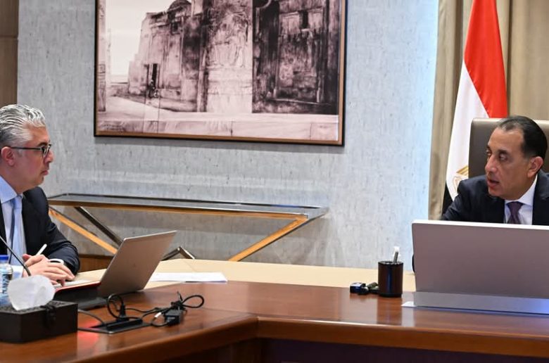 رئيس الوزراء يستعرض المشروعات التي تعاقدت عليها المنطقة الاقتصادية لقناة السويس مؤخرا