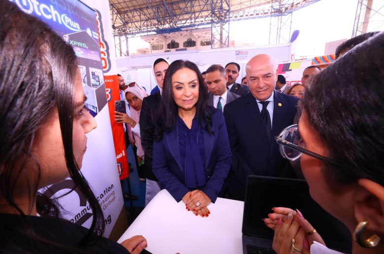 وزيرة التضامن تفتتح ملتقى فرصة حياة للتوظيف لمؤسسة «حياة كريمة» 