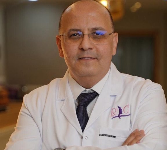 عمر ممدوح شعبان أستاذ أمراض النساء والتوليد، واستشاري تأخر الإنجاب والحقن المجهري والمناظير الجراحية