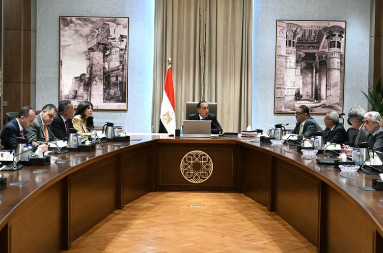 رئيس الوزراء يتابع مستجدات ترتيبات احتفالية افتتاح المتحف المصري الكبير