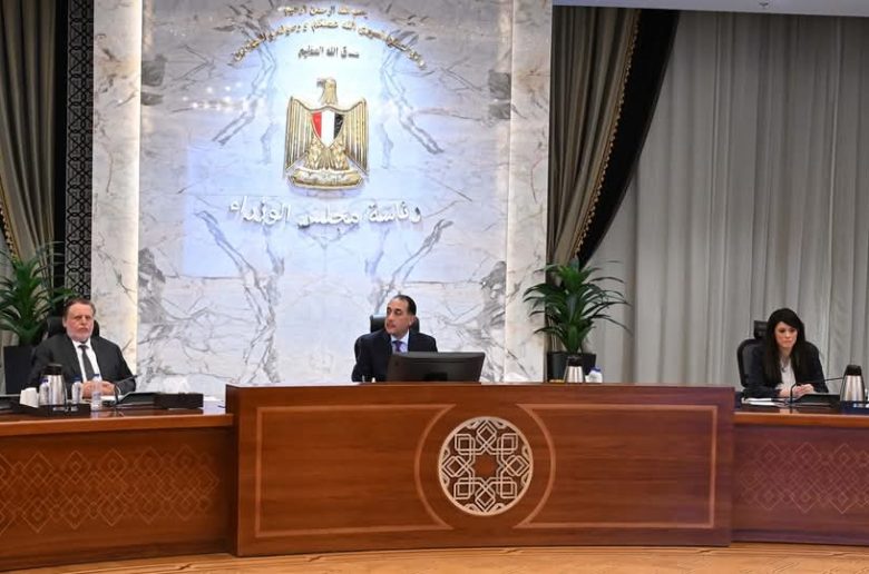 الحكومة: انتهاء العام المالي الجاري وفقا للسقف المحدد للدين الخارجي دون زيادة