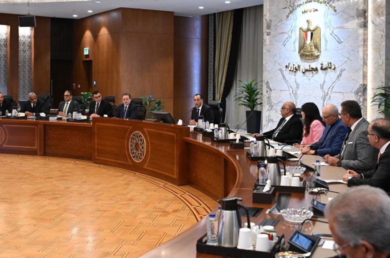 رئيس الوزراء يؤكد ضرورة التزام المطورين العقاريين بدخول عائد بيع الوحدات بالخارج الجهاز المصرفي