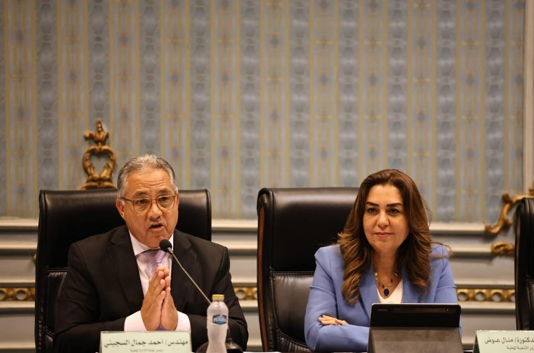 وزيرة التنمية المحلية: الانتهاء من رفع 6.4 مليون طن تراكمات تاريخية للمخلفات