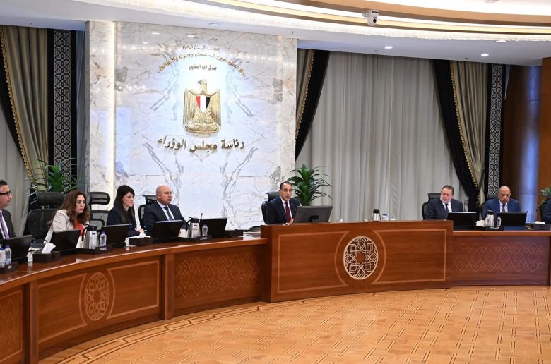 رئيس الوزراء: يكلف الأجهزة الرقابية بالمتابعة المستمرة للأسواق والأسعار