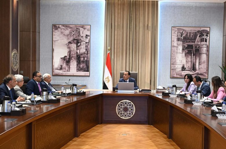 رئيس الوزراء: نعمل على وضع سيناريوهات لمختلف التداعيات المحتملة للأحداث