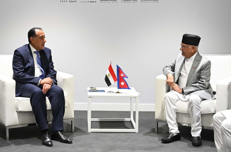 رئيس الوزراء يقترح عقد لجنة مشتركة مع نيبال لبحث تعميق العلاقات الثنائية