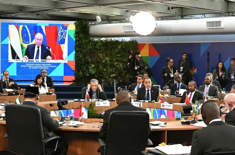 رئيس الوزراء: علينا تعزيز تعاوننا والتركيز على المصالح المشتركة للتغلب على التحديات