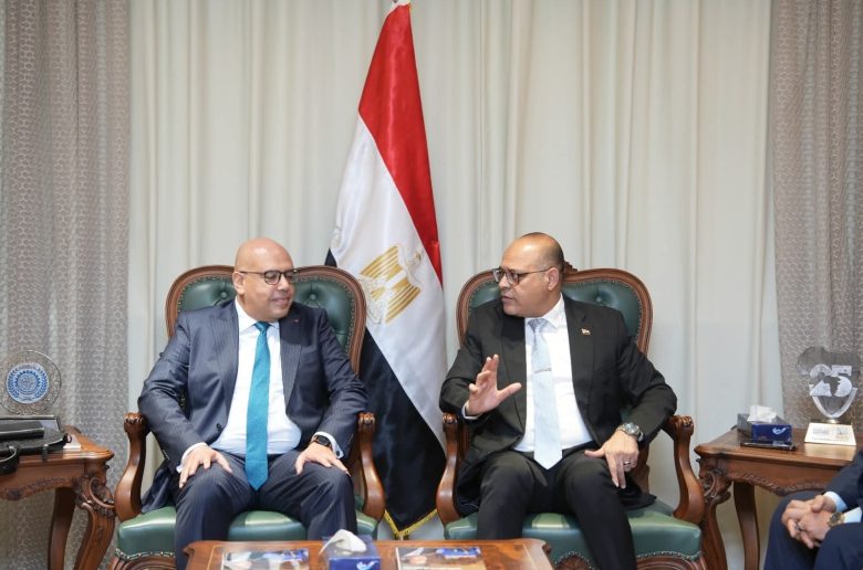 وزير العمل يتفق مع «يزاكي مصر» على صياغة بروتوكول تعاون بمجالات التدريب والتشغيل