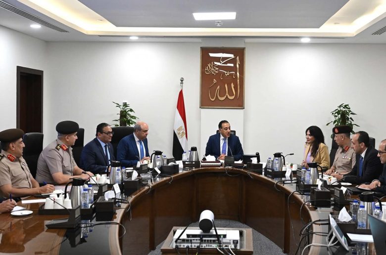 رئيس الوزراء يتابع الإجراءات التنفيذية لمشروع «مبنى 4» بمطار القاهرة الدولي