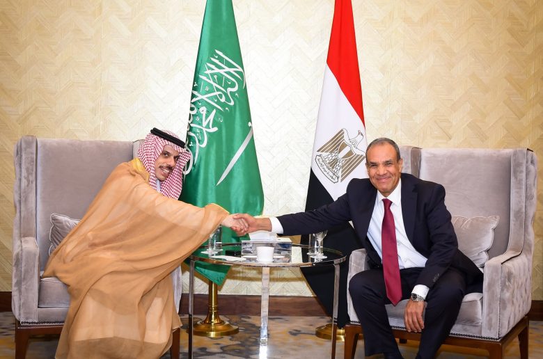 مصر والسعودية يؤكدان حرصهما على دعم العلاقات الاقتصادية والاستثمارية والتجارية