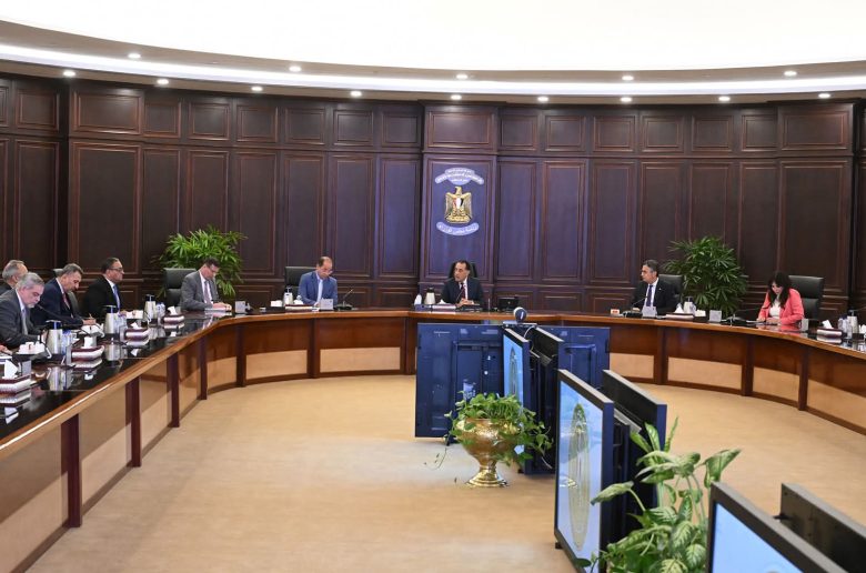 رئيس الوزراء يتابع تنفيذ توجيهات «الرئيس» بإنشاء مركز عالمي لتخزين وتوريد وتجارة الحبوب