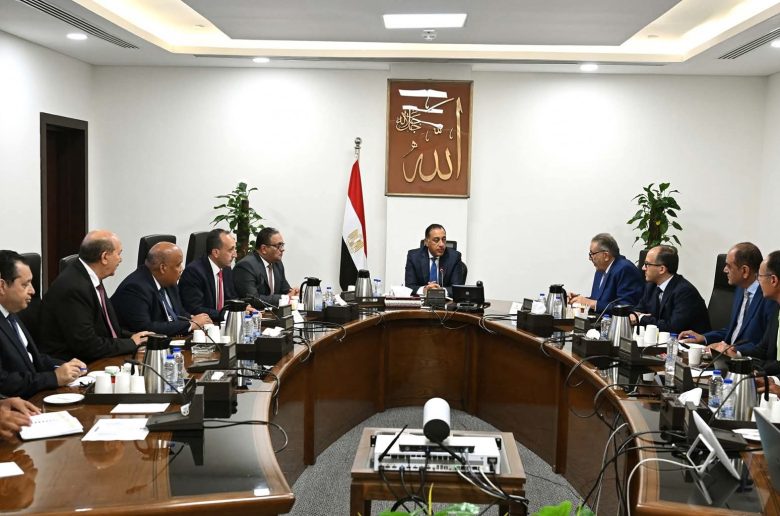 الحكومة والتجار والصناع يتوافقون على مبادرة لخفض أسعار السلع المختلفة