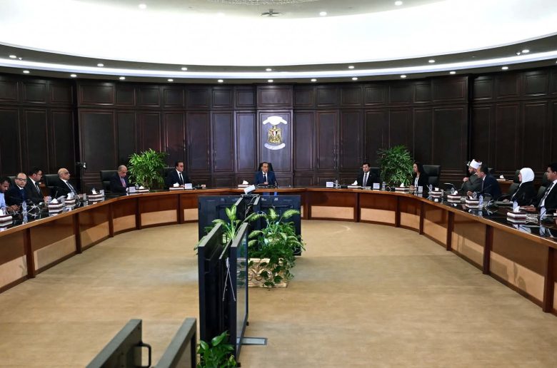 وزيرا الصحة والتضامن يستعرضان جهود الدولة في التعامل مع أزمة قطاع غزة