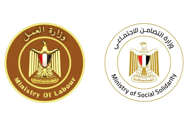 وزيرا التضامن والعمل يقرران صرف 300 ألف جنيه لأسرة كل متوفي بحادث الطريق الإقليمي