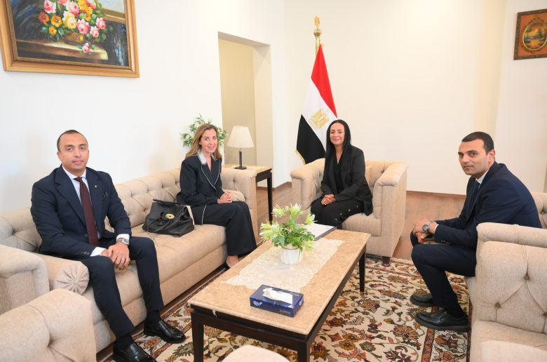 وزيرة التضامن الاجتماعي تلتقي المديرة التنفيذية لصندوق «قادرون باختلاف»