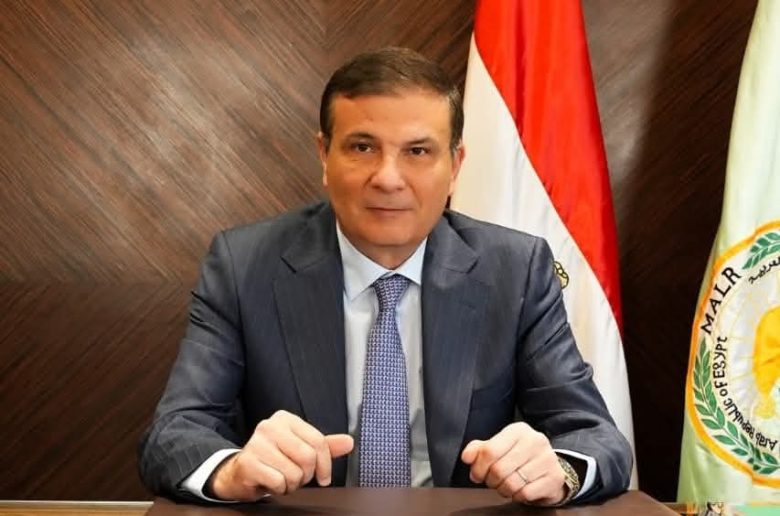 وزير الزراعة يوجه بحزمة إجراءات فورية وعاجلة لدعم مزارعي الرمان بالبداري