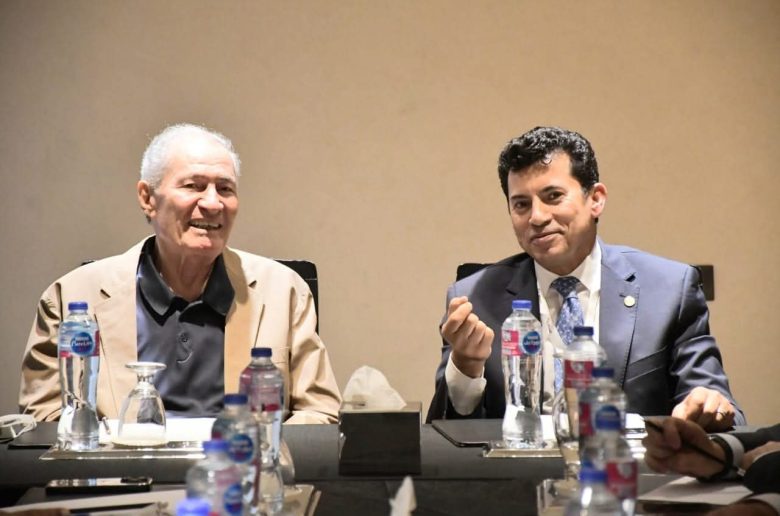 وزير الرياضة يبحث مع رئيس الاتحاد الدولي لليد ترتيبات استضافة مونديال الناشئين