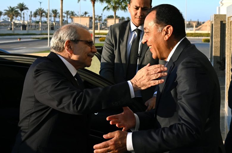 رئيس الوزراء يؤكد حرص مصر على وحدة وسلامة الأراضي اللبنانية ودعم مؤسسات لبنان