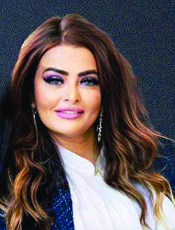 الإعلامية دينا عبدالفتاح