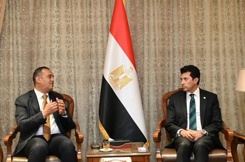 وزير الشباب يبحث مع وزارة التعليم و«ستادات» استعدادات إطلاق دوري مدارس مصر