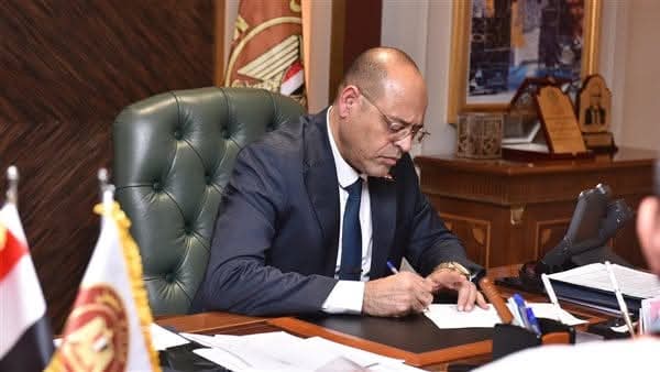 وزير العمل: يوقع بالتحقق من كافة تفاصيل الرضيعة ابنه العاملة بأحد المصانع 