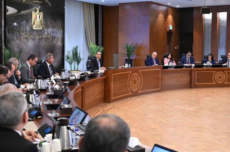 رئيس الوزراء: الزيادة المتوقعة بأسعار الوقود في أكتوبر المقبل قد تكون الأخيرة 