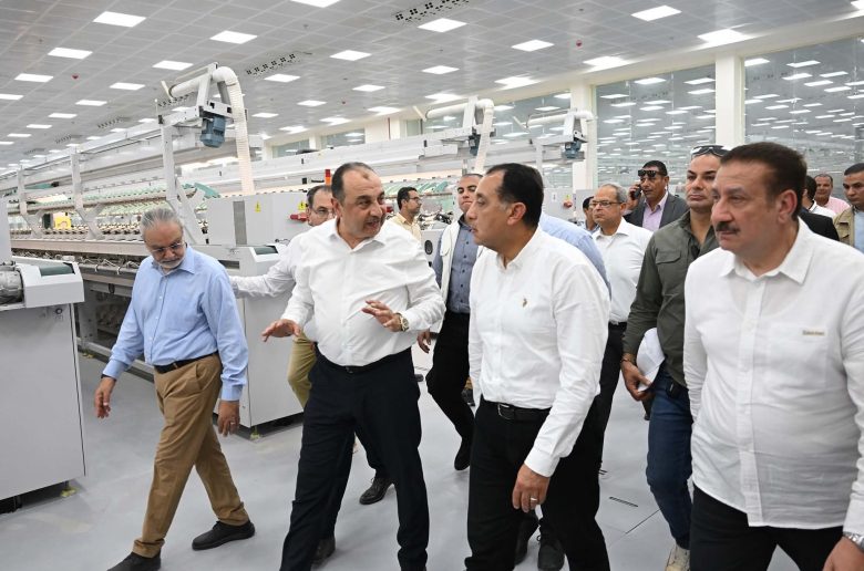 رئيس الوزراء يتفقد مصنع «غزل 2» الجديد بشركة مصر شبين الكوم للغزل والنسيج