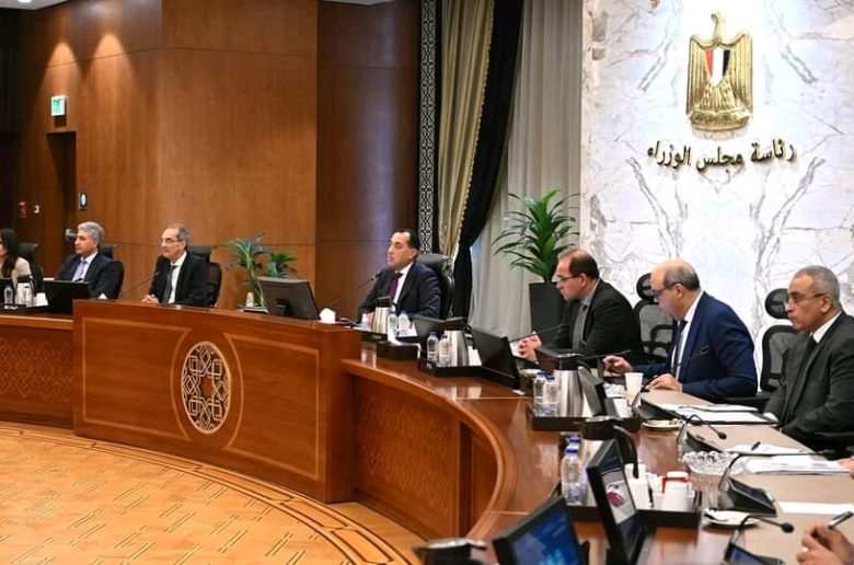 رئيس الوزراء يتابع مشروع تطوير المنظومة المتكاملة لمعلومات مصلحة الجوازات المركزية