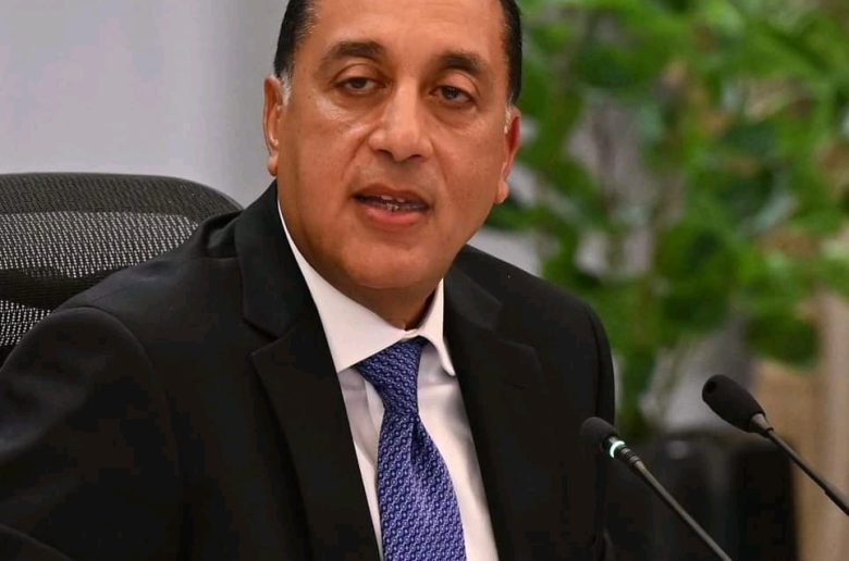 رئيس الوزراء ونظيره الجزائري يؤكدان ضرورة الانتهاء من التحضيرات الجارية لعقد اللجنة العليا المشتركة