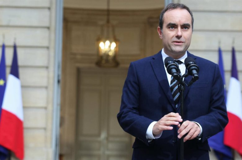 رئيس الوزراء الفرنسي المستقيل