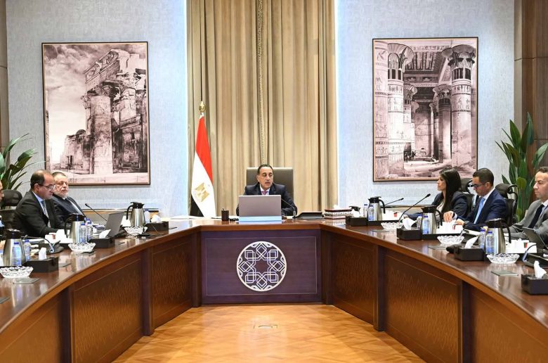 رئيس الوزراء يتابع مستجدات إجراءات تنفيذ برنامج الإصلاح الاقتصادي المصري