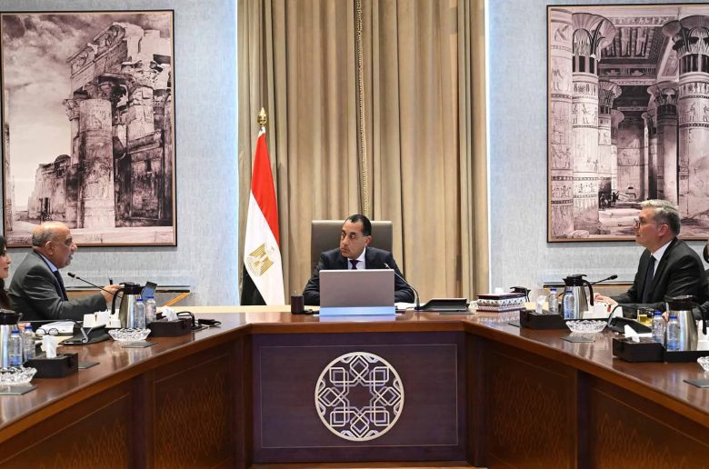 الحكومة: نستهدف وصول بنسبة مشاركة الطاقات المتجددة في مزيج الطاقة إلى 42%